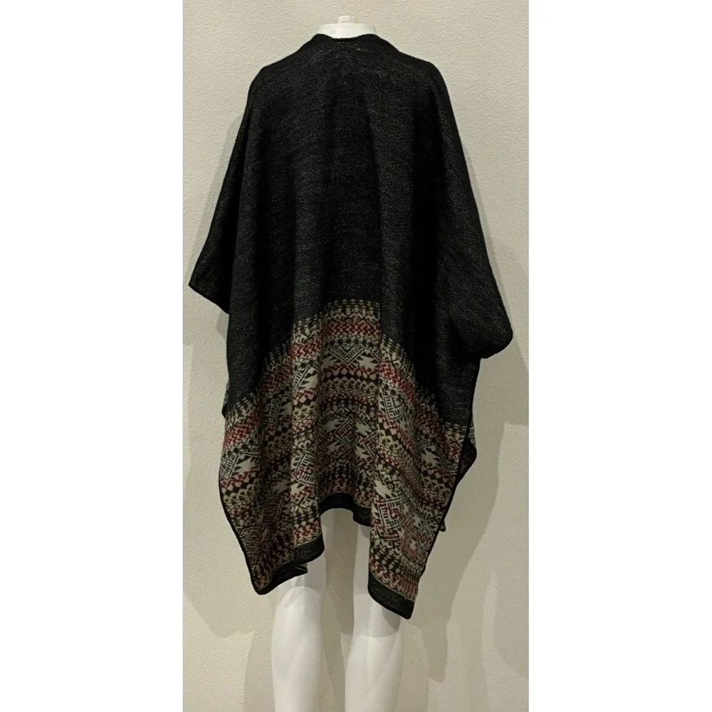 Gray Geometrical Pattern Boho Poncho OS Sustainable Tribal Quagga Green Label